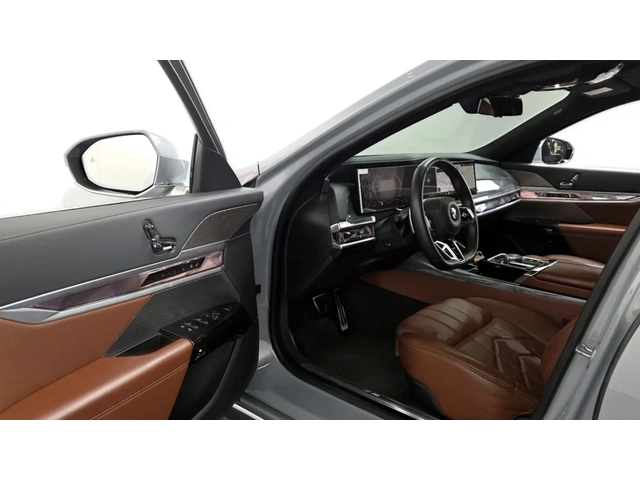 BMW 740 - автомобили, коли, обяви за нови и употребявани 9