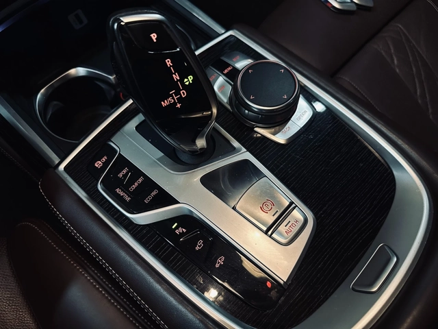BMW 740 LONG* M SPORT* DIS* SOFT-CLOSE* МАСАЖ* ОБДУХ* TV* - автомобили, коли, обяви за нови и употребявани 13