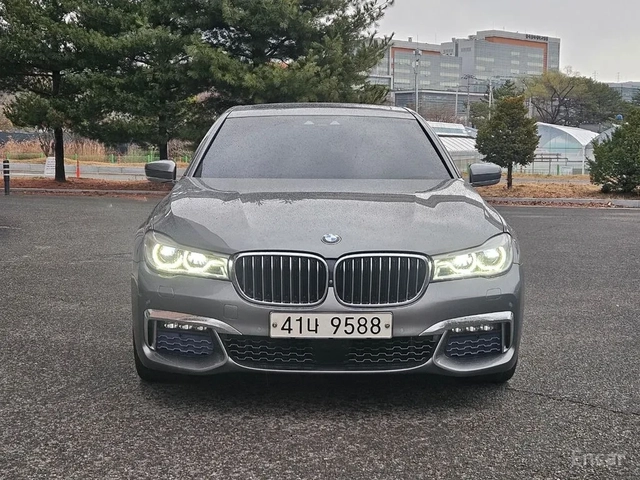 BMW 740 LONG* M SPORT* DIS* SOFT-CLOSE* МАСАЖ* ОБДУХ* TV* - автомобили, коли, обяви за нови и употребявани 0