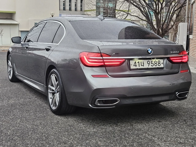 BMW 740 LONG* M SPORT* DIS* SOFT-CLOSE* МАСАЖ* ОБДУХ* TV* - автомобили, коли, обяви за нови и употребявани 3