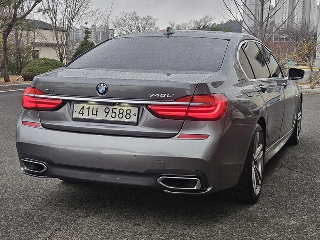 BMW 740 LONG* M SPORT* DIS* SOFT-CLOSE* МАСАЖ* ОБДУХ* TV* - автомобили, коли, обяви за нови и употребявани 4