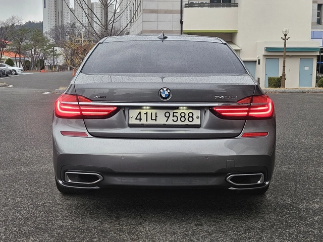 BMW 740 LONG* M SPORT* DIS* SOFT-CLOSE* МАСАЖ* ОБДУХ* TV* - автомобили, коли, обяви за нови и употребявани 5