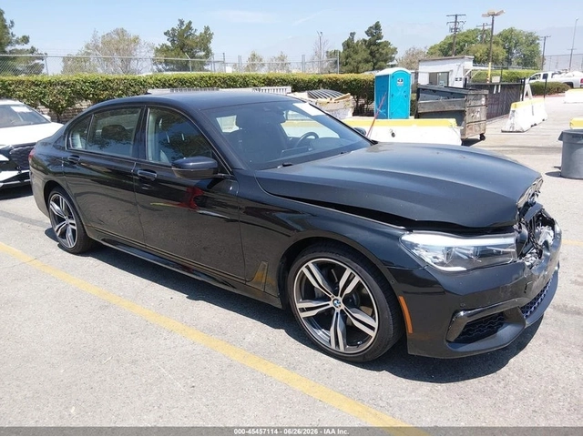 BMW 740 M PACK* HEADUP* HARMAN KARDON* ВАКУМ* ADAPTIVE LED - автомобили, коли, обяви за нови и употребявани 0