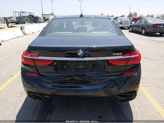 BMW 740 M PACK* HEADUP* HARMAN KARDON* ВАКУМ* ADAPTIVE LED - автомобили, коли, обяви за нови и употребявани 14