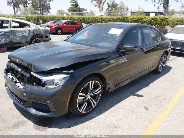 BMW 740 M PACK* HEADUP* HARMAN KARDON* ВАКУМ* ADAPTIVE LED - автомобили, коли, обяви за нови и употребявани 1