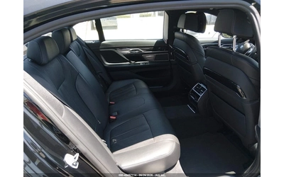 BMW 740 M PACK* HEADUP* HARMAN KARDON* ВАКУМ* ADAPTIVE LED - автомобили, коли, обяви за нови и употребявани 7