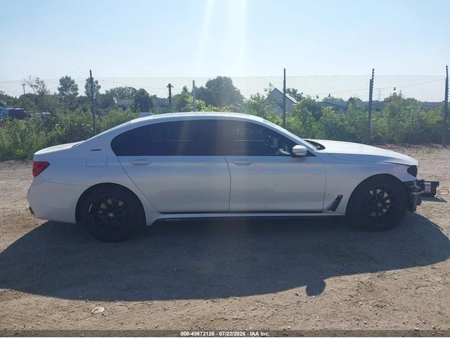 BMW 740 E xDrive PERFORMANCE* M SPORT* HEAD UP* PANO - автомобили, коли, обяви за нови и употребявани 11