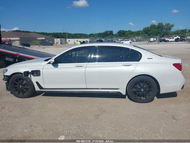 BMW 740 E xDrive PERFORMANCE* M SPORT* HEAD UP* PANO - автомобили, коли, обяви за нови и употребявани 12
