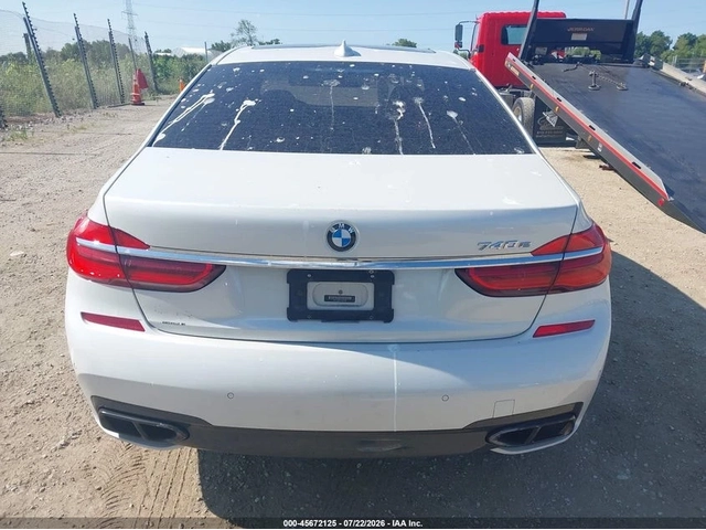 BMW 740 E xDrive PERFORMANCE* M SPORT* HEAD UP* PANO - автомобили, коли, обяви за нови и употребявани 14