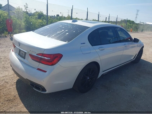 BMW 740 E xDrive PERFORMANCE* M SPORT* HEAD UP* PANO - автомобили, коли, обяви за нови и употребявани 3