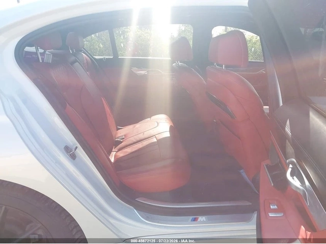 BMW 740 E xDrive PERFORMANCE* M SPORT* HEAD UP* PANO - автомобили, коли, обяви за нови и употребявани 7