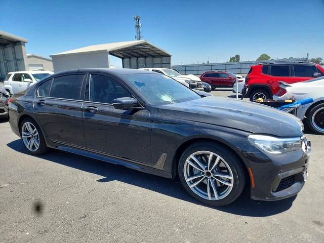 BMW 740 MSPORT* ПОДГРЕВ* ОБДУХВАНЕ* 360* КАМЕРА* - автомобили, коли, обяви за нови и употребявани 2