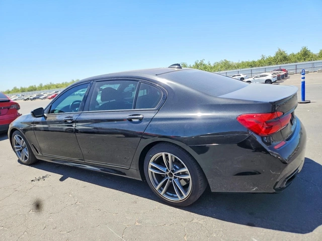 BMW 740 MSPORT* ПОДГРЕВ* ОБДУХВАНЕ* 360* КАМЕРА* - автомобили, коли, обяви за нови и употребявани 3