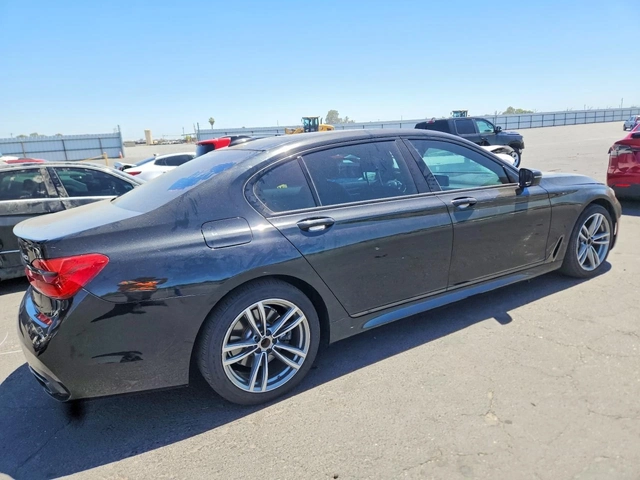 BMW 740 MSPORT* ПОДГРЕВ* ОБДУХВАНЕ* 360* КАМЕРА* - автомобили, коли, обяви за нови и употребявани 4