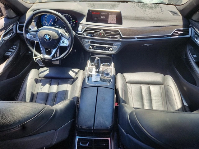 BMW 740 MSPORT* ПОДГРЕВ* ОБДУХВАНЕ* 360* КАМЕРА* - автомобили, коли, обяви за нови и употребявани 6