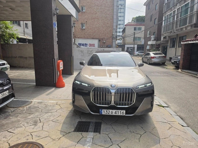 BMW 740 D* XDRIVE* TV* ВАКУМ* МАСАЖ* ОБДУХ* - автомобили, коли, обяви за нови и употребявани 0