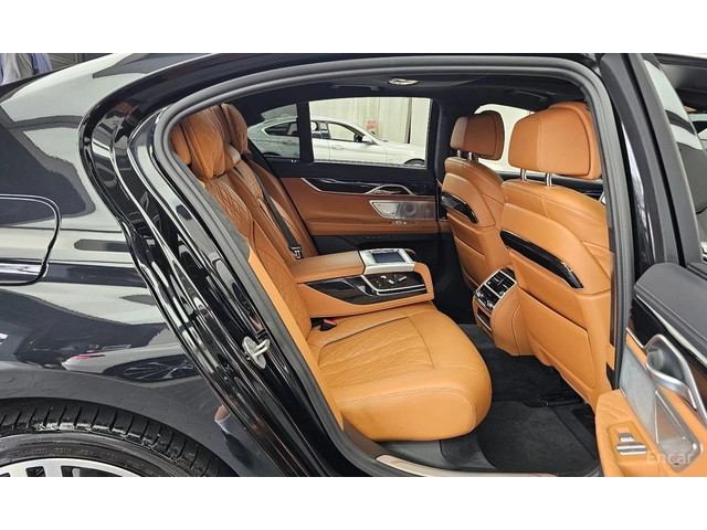 BMW 740 M* SPORT* LASER* ОБДУХВАНЕ* ДИСТРОНИК* ХЕДЪП* 360К - автомобили, коли, обяви за нови и употребявани 14