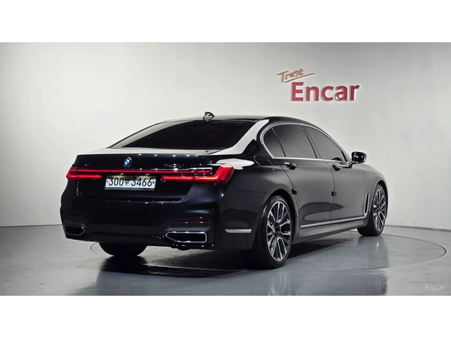 BMW 740 XDRIVE* MSPORT* DISTRONIC* 360* ОБДУХВАНЕ* МАСАЖИ* - автомобили, коли, обяви за нови и употребявани 2
