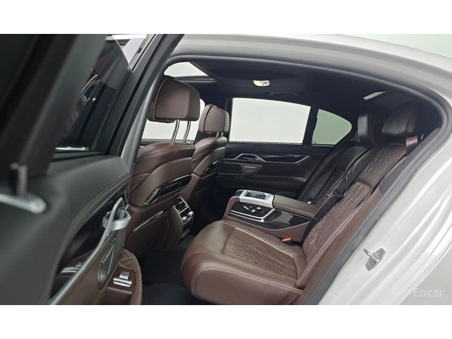 BMW 740 M* SPORT* HARMON* KARDON* ДИГИТАЛНО* ТАБЛО* 360КАМ - автомобили, коли, обяви за нови и употребявани 13