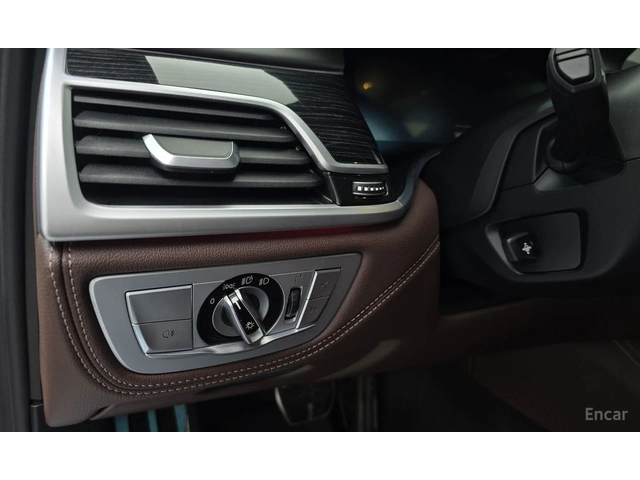 BMW 740 M* SPORT* HARMON* KARDON* ДИГИТАЛНО* ТАБЛО* 360КАМ - автомобили, коли, обяви за нови и употребявани 5