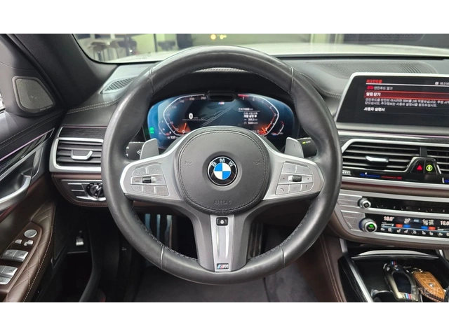BMW 740 M* SPORT* HARMON* KARDON* ДИГИТАЛНО* ТАБЛО* 360КАМ - автомобили, коли, обяви за нови и употребявани 7