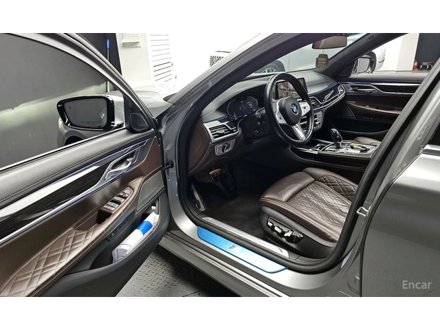 BMW 740 M* SPORT* LASER* ДИСТРОНИК* ХЕДЪП* МАСАЖ* - автомобили, коли, обяви за нови и употребявани 4