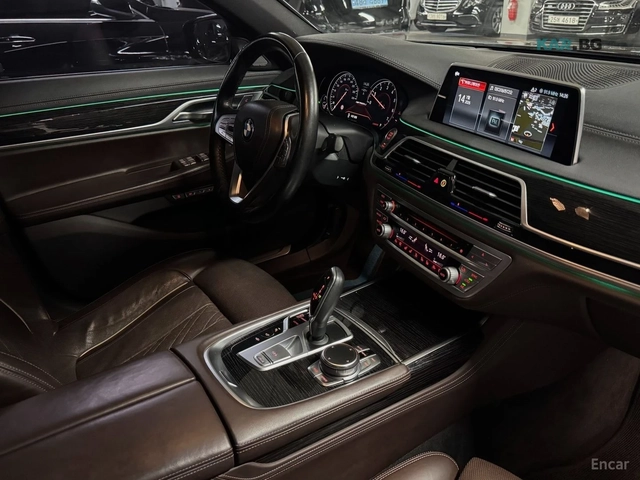 BMW 740 LI/XDRIVE/M-SPORT/DISTRONIC/HUD/360 VIEW - автомобили, коли, обяви за нови и употребявани 10