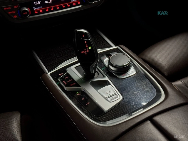 BMW 740 LI/XDRIVE/M-SPORT/DISTRONIC/HUD/360 VIEW - автомобили, коли, обяви за нови и употребявани 11