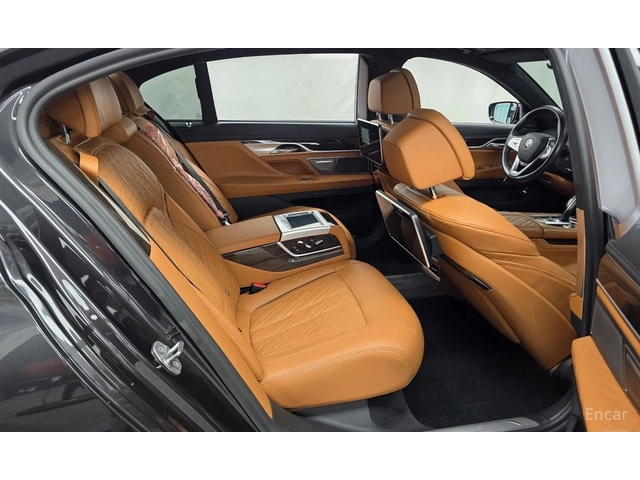 BMW 740 XDRIVE* LASER* 3TV* ОБДУХВАНЕ* ДИСТРОНИК* МАСАЖ* - автомобили, коли, обяви за нови и употребявани 13