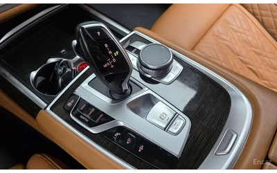 BMW 740 XDRIVE* LASER* 3TV* ОБДУХВАНЕ* ДИСТРОНИК* МАСАЖ* - автомобили, коли, обяви за нови и употребявани 9