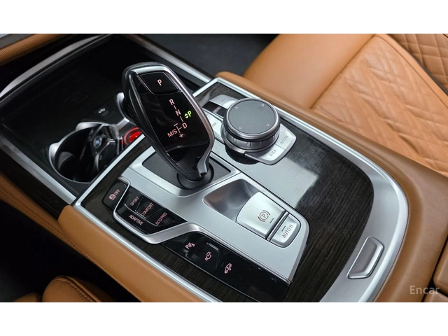 BMW 740 XDRIVE* LASER* 3TV* ОБДУХВАНЕ* ДИСТРОНИК* МАСАЖ* - автомобили, коли, обяви за нови и употребявани 9