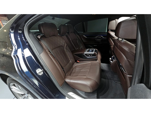 BMW 740 d xDrive M Sport - автомобили, коли, обяви за нови и употребявани 10