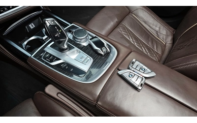 BMW 740 d xDrive M Sport - автомобили, коли, обяви за нови и употребявани 8