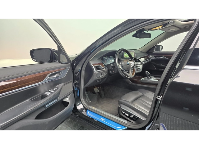 BMW 740 Li xDrive - автомобили, коли, обяви за нови и употребявани 6