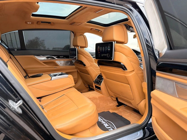 BMW 740 Ld= xDrive= M-pack= Long= Individual= 3xTV= B & W= - автомобили, коли, обяви за нови и употребявани 10