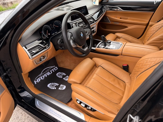 BMW 740 Ld= xDrive= M-pack= Long= Individual= 3xTV= B & W= - автомобили, коли, обяви за нови и употребявани 7