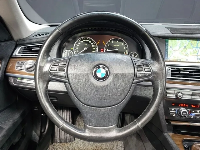 BMW 740 i - автомобили, коли, обяви за нови и употребявани 12