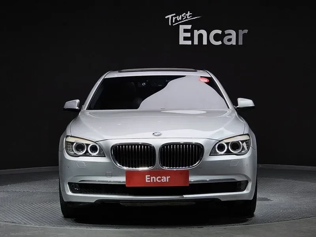 BMW 740 i - автомобили, коли, обяви за нови и употребявани 2