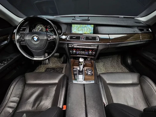 BMW 740 i - автомобили, коли, обяви за нови и употребявани 6