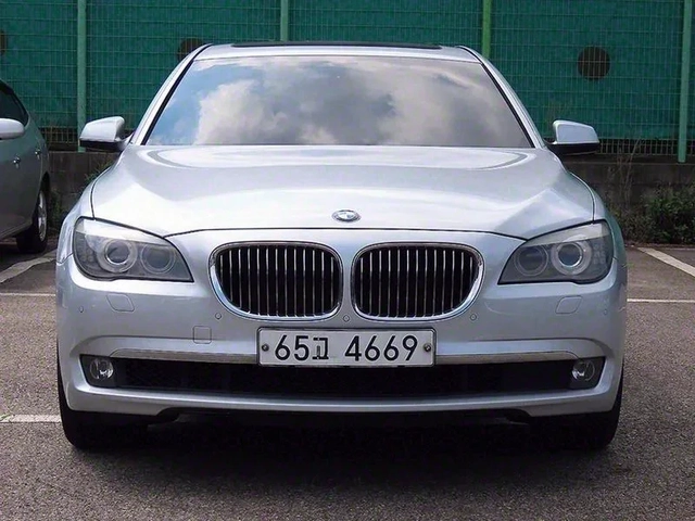 BMW 740 i - автомобили, коли, обяви за нови и употребявани 0