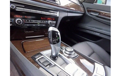BMW 740 i - автомобили, коли, обяви за нови и употребявани 10