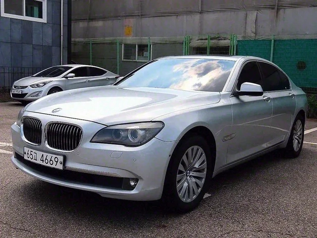 BMW 740 i - автомобили, коли, обяви за нови и употребявани 1