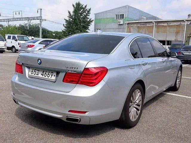 BMW 740 i - автомобили, коли, обяви за нови и употребявани 2