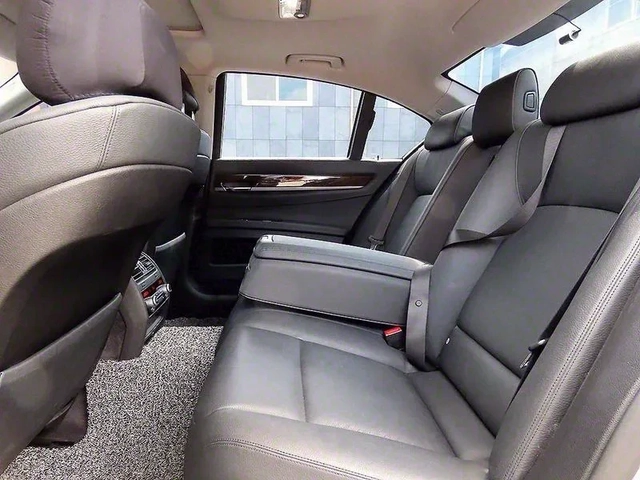BMW 740 i - автомобили, коли, обяви за нови и употребявани 5