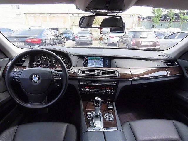 BMW 740 i - автомобили, коли, обяви за нови и употребявани 8