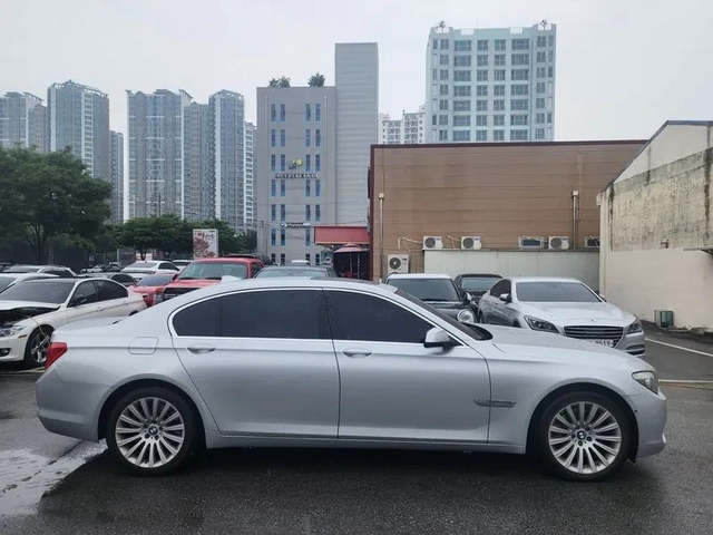 BMW 740 LI - автомобили, коли, обяви за нови и употребявани 6