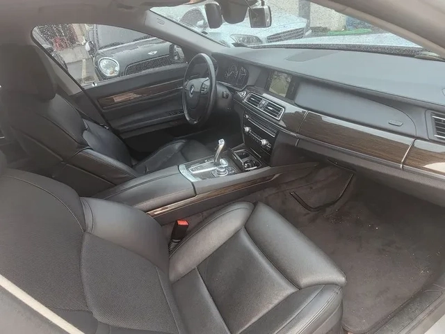 BMW 740 LI - автомобили, коли, обяви за нови и употребявани 9