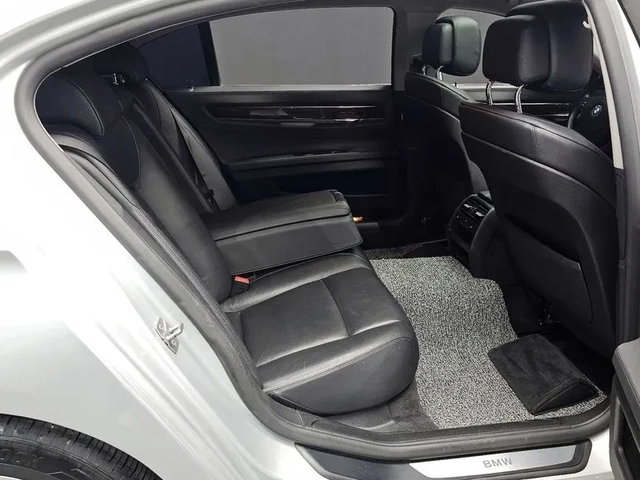 BMW 740 Li - автомобили, коли, обяви за нови и употребявани 11