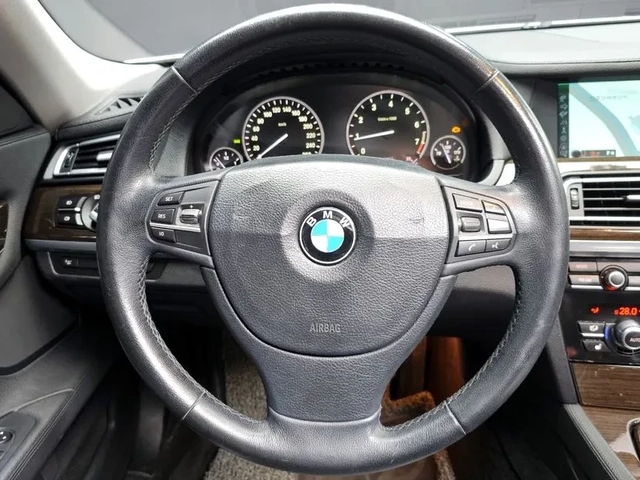BMW 740 Li - автомобили, коли, обяви за нови и употребявани 12