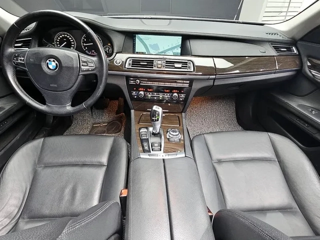 BMW 740 Li - автомобили, коли, обяви за нови и употребявани 6